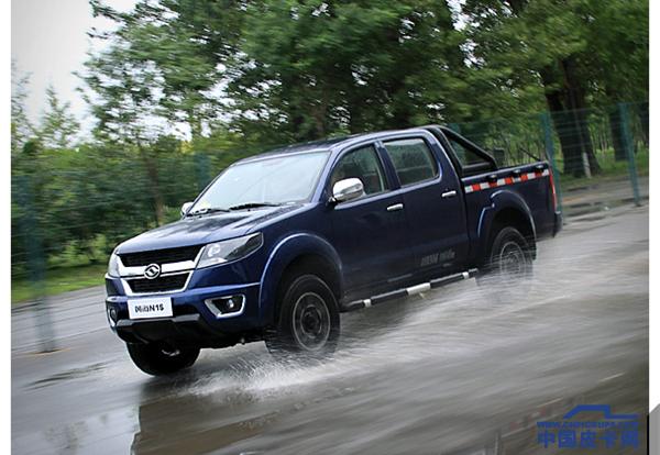 值得一提的是,黄海n1s长货箱国五柴油皮卡的车身尺寸为:5570x1770