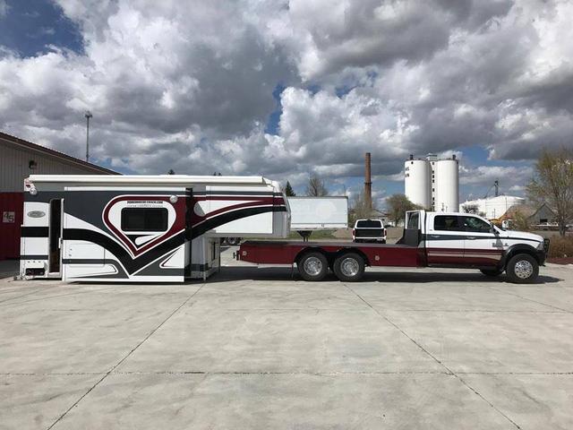 你肯定没见过这么超大型的背驮式房车