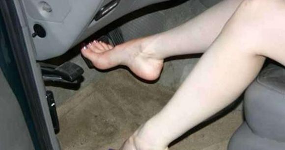 女子开车酿命案 所有女司机都应吸取教训