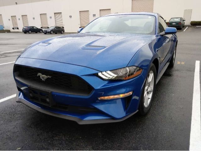 18款福特野马简约现代设设计风格跑车港口直销