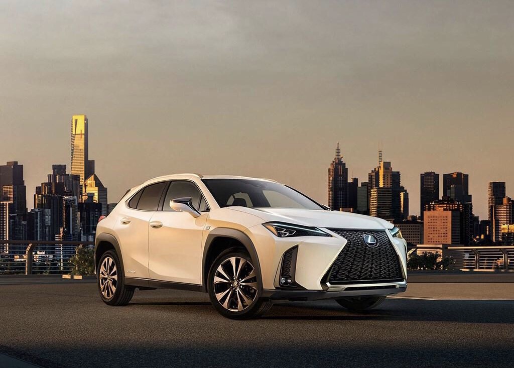 20万豪华品牌suv难养没关系雷克萨斯ux来了