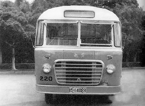 中国50,60年代的城市公交汽车,从画风见证历史
