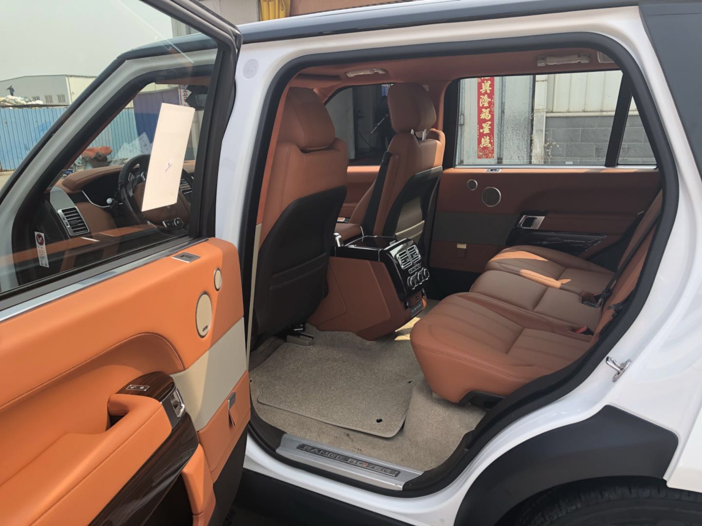 17款路虎揽胜行政加长 改装创世外观内饰实例分享