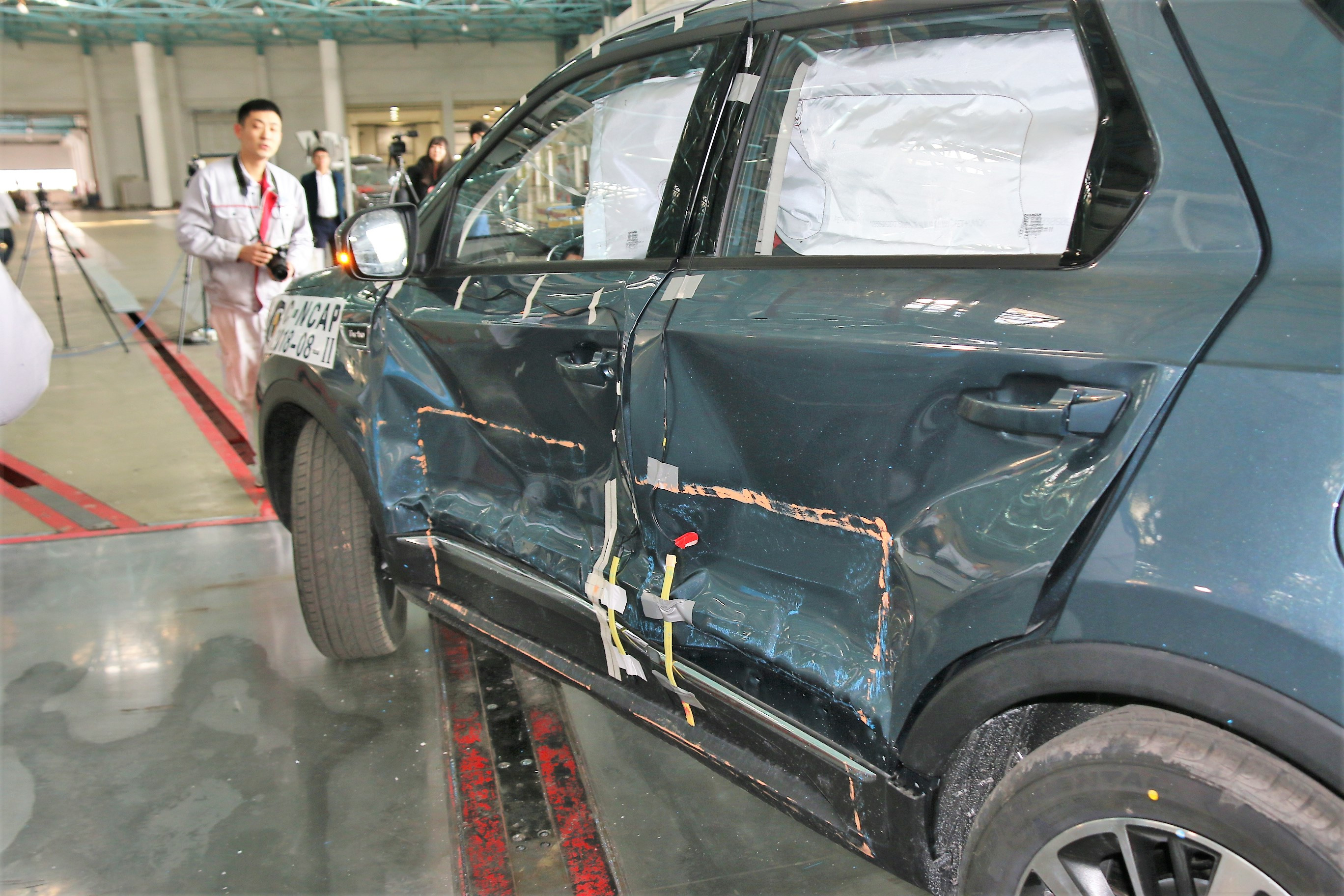 长安cs55侧面碰撞图解:可圈可点