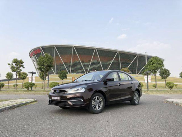 既有博越的豪华又有博瑞的优雅全新吉利帝豪到店