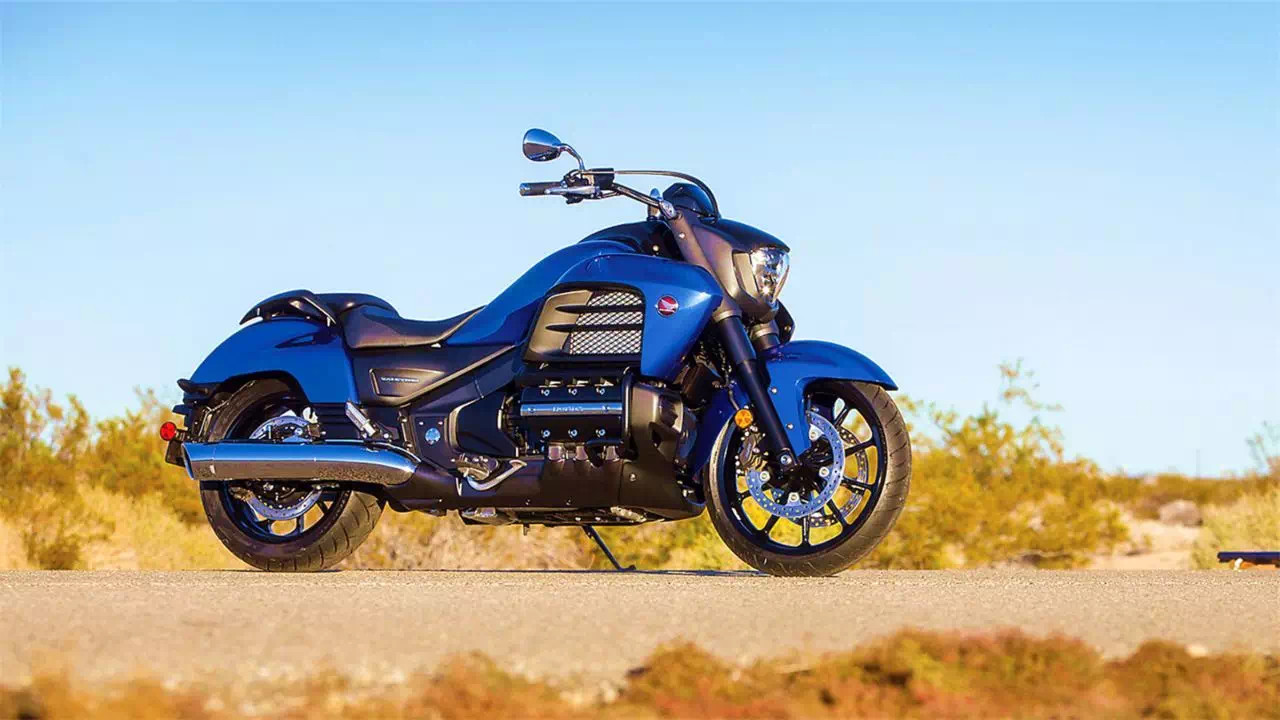 代表车型:honda gl1800c