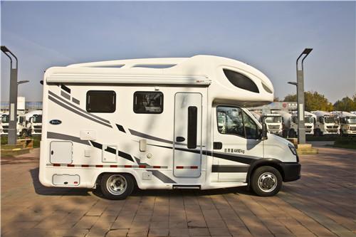 豪华房车俱乐部国产亚特c型双拓展房车抢先实拍