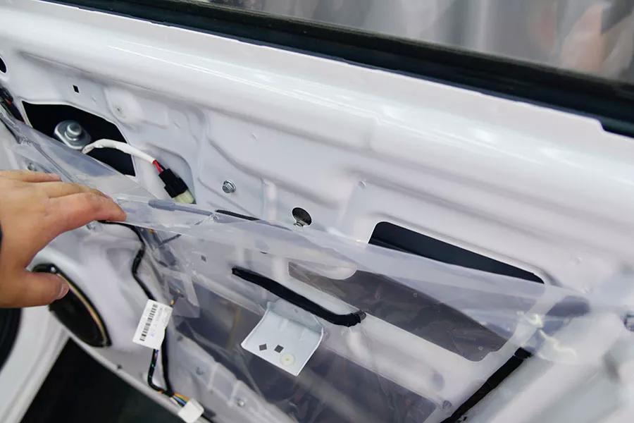 依旧会是原汁原味的德系?一汽奔腾x40内饰拆解