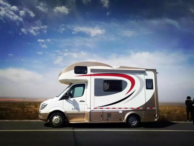 房车生活每一条路都有自己独特的风景