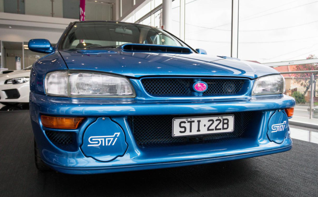 斯巴鲁翼豹22b20周年新车古怪又疯狂