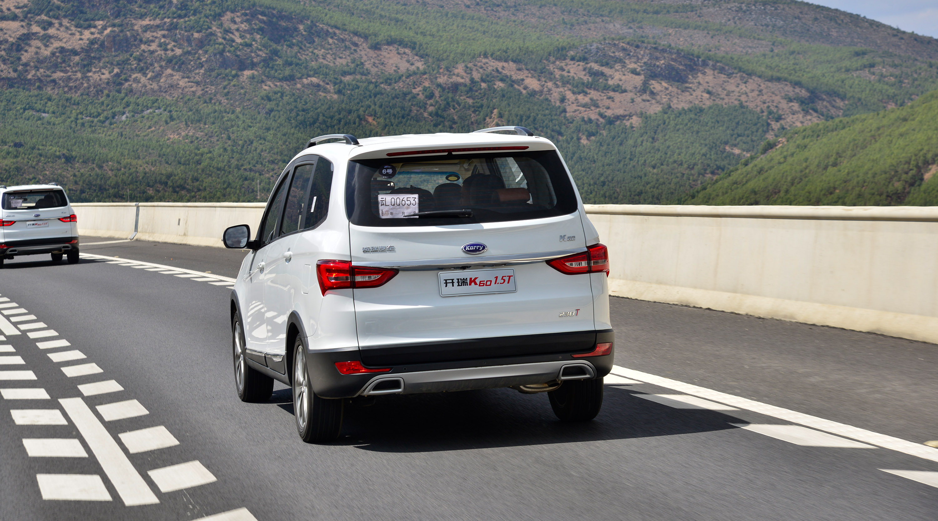 内外兼修开出去体面过人试驾开瑞k6015t