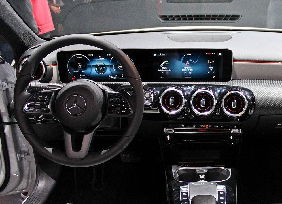 奔驰amg a35扮猪吃老虎?其他钢炮怕是不乐意