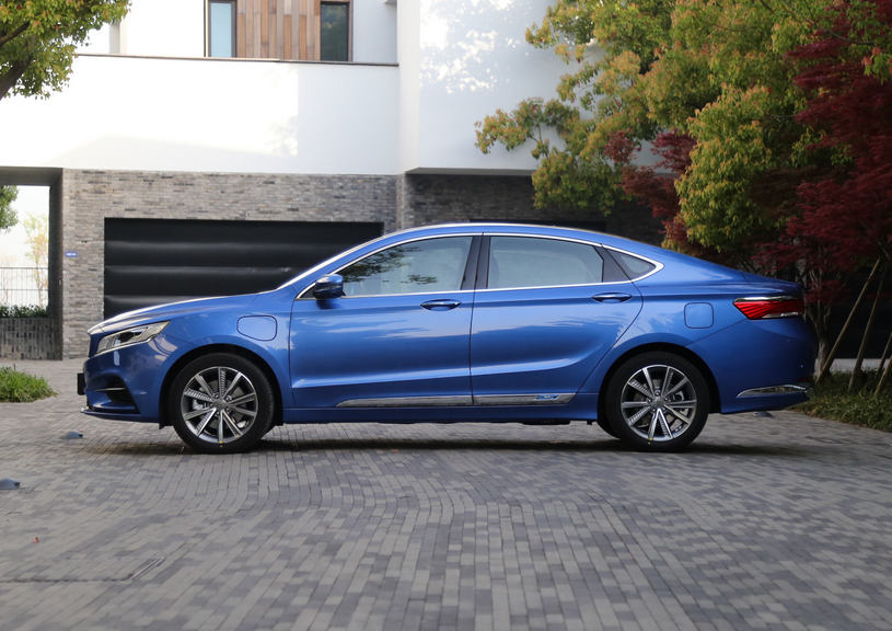 两款混动b级车,博瑞ge对比蒙迪欧,吉利在动力油耗设计都赢了