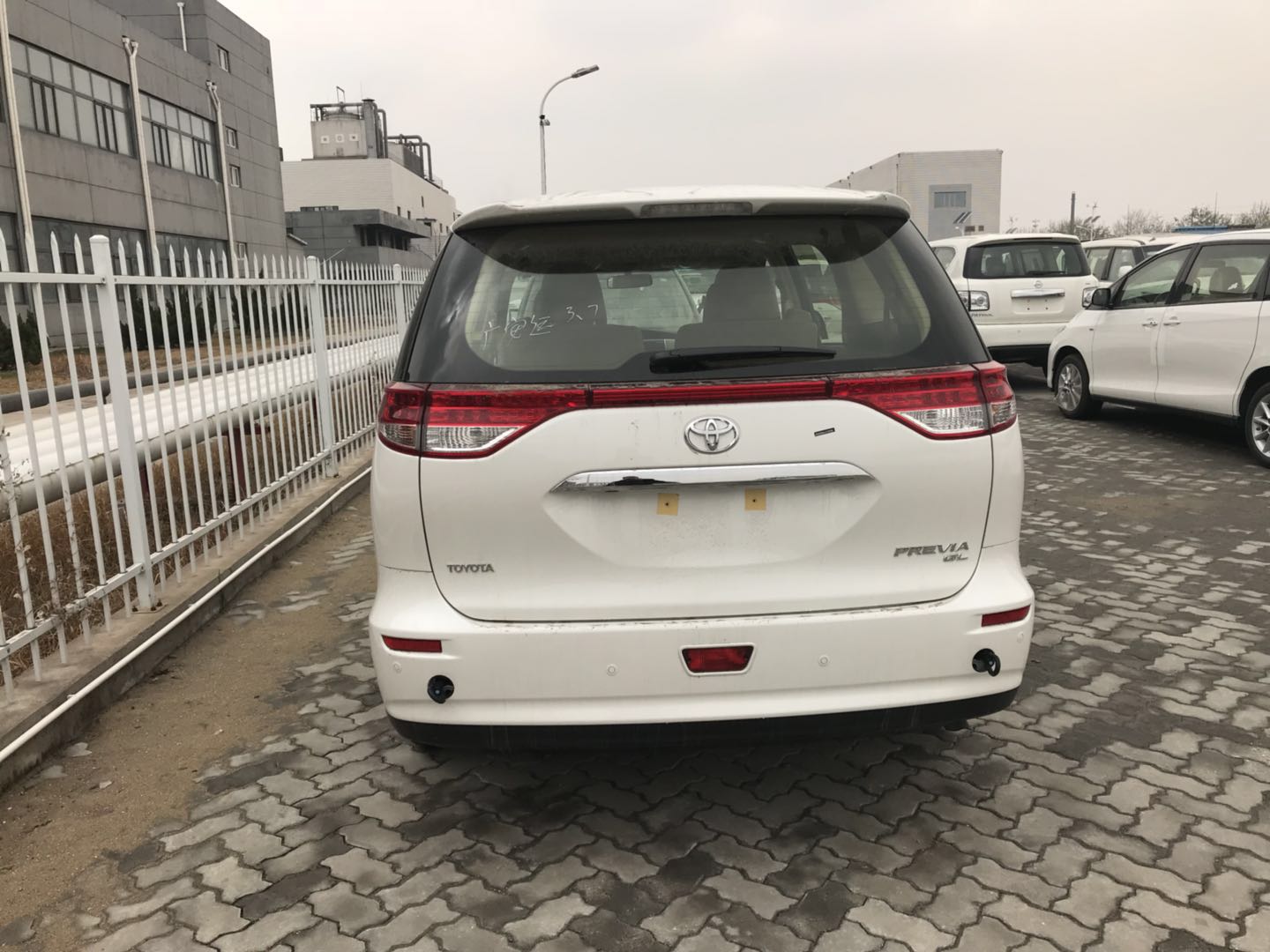 中东版原装进口丰田普瑞维亚大霸王大量到港批发价售全国