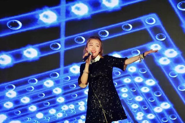 易车 正文此后,《星光大道》周冠军梁良,藏族著名歌手七郎扎西等带来