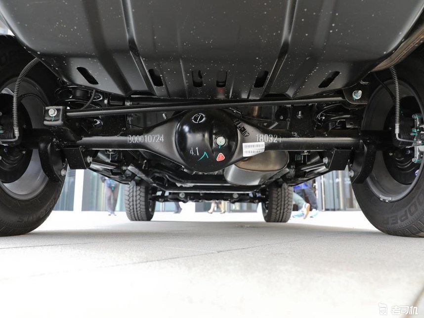 电影战狼中的战车,北汽bj40plus预售价公布