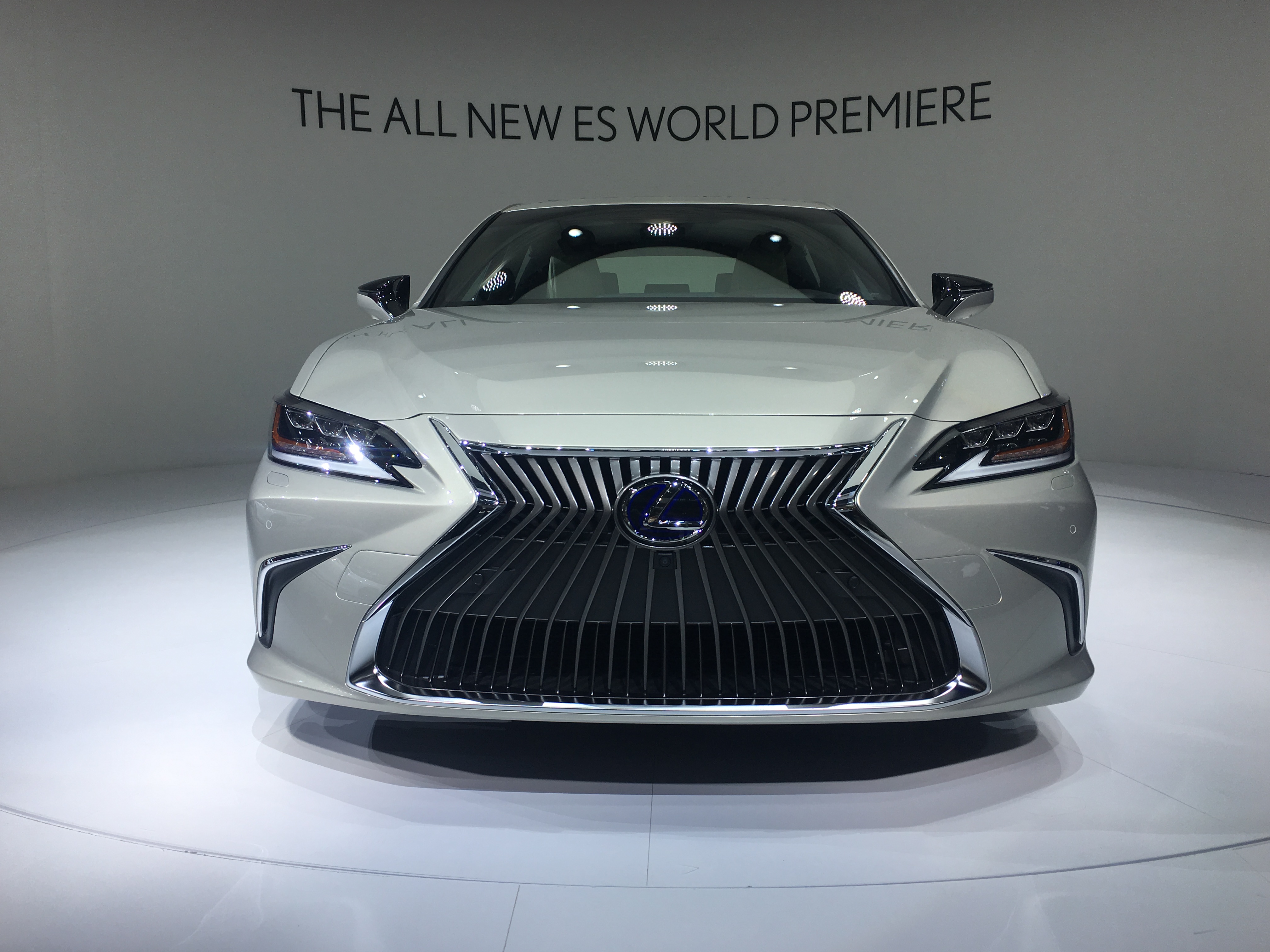 雷克萨斯全新es全球首发