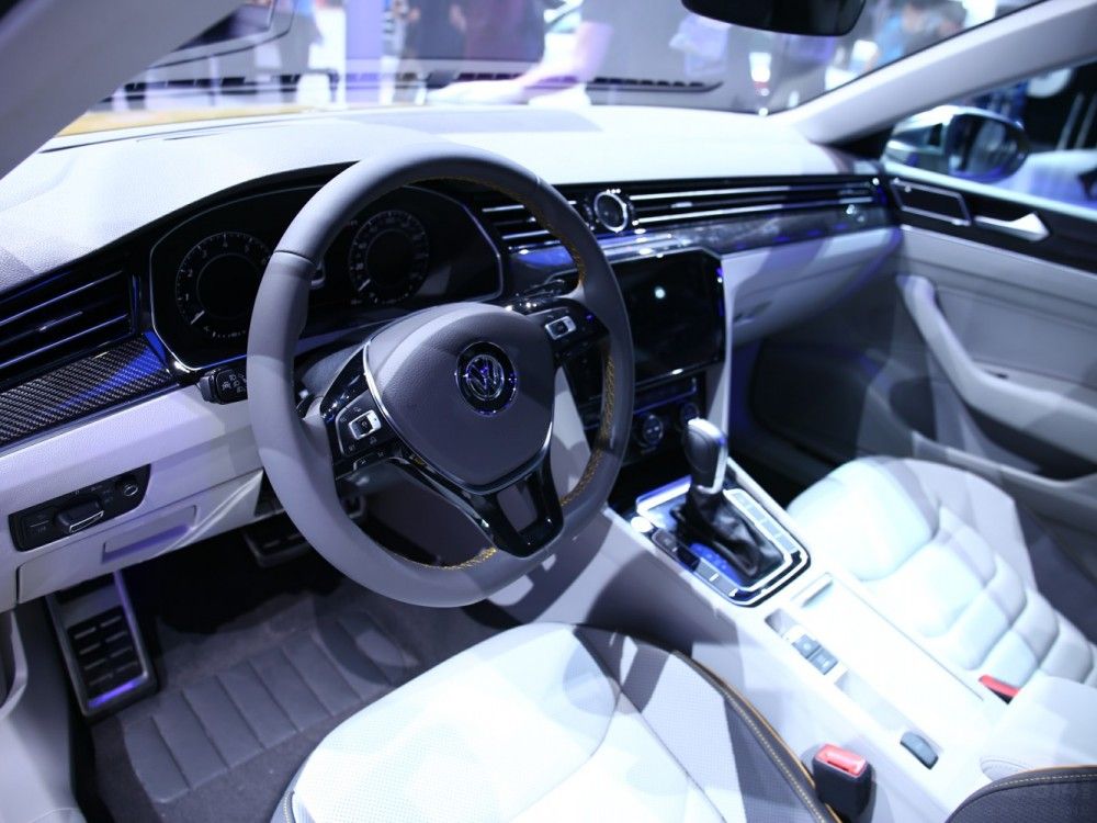 再加上档次高十足的内饰,谁又能说大众cc不是"最美大众车