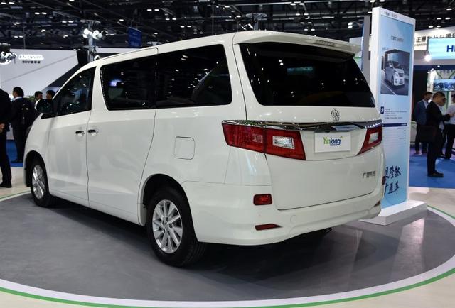 动力上广通艾菲一台最大功率为100kw的电机,采用了银隆钛酸锂电池技术