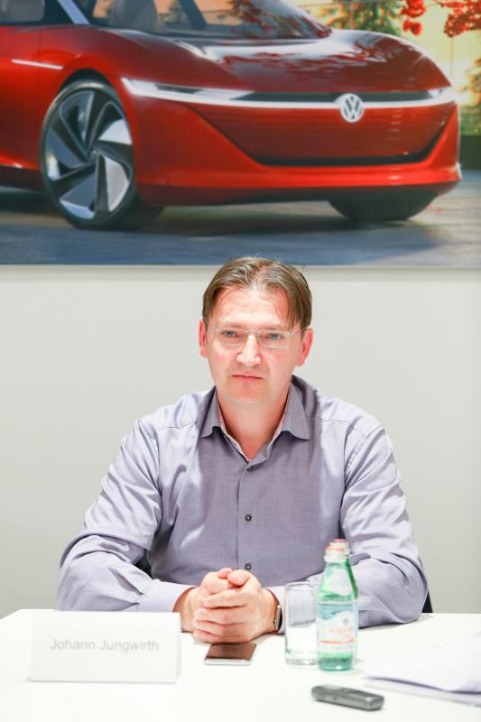 大众CDO Jungwirth：更好移动出行，造摁钮即停公交-数字化转型网www.szhzxw.cn