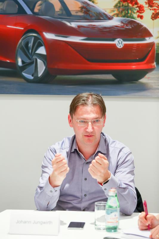 大众CDO Jungwirth：更好移动出行，造摁钮即停公交-数字化转型网www.szhzxw.cn
