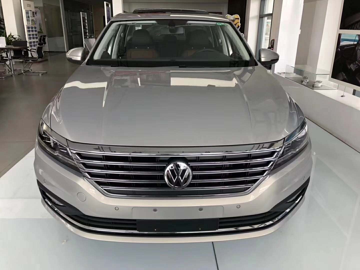 朗逸plus参数配置表(朗逸plus参数配置表格)