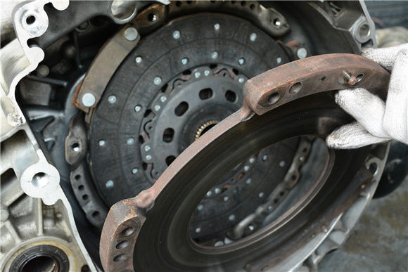 干式双离合菲翔变速箱常见打滑现象究竟问题出现在哪呢