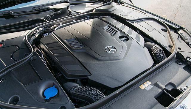 2018款迈巴赫s560463马力双涡轮增压40升v8发动机