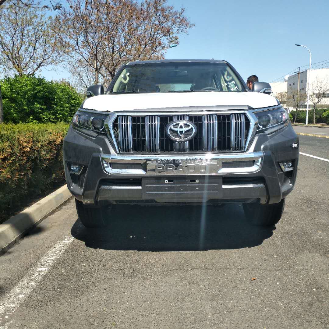 18款丰田普拉多中东版霸道2700配置解析越野性能