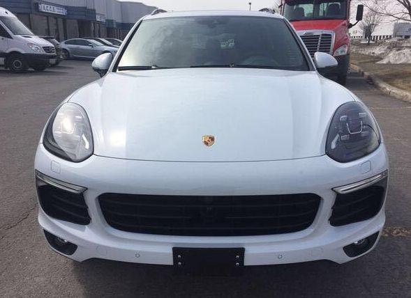 加规2018款保时捷卡宴铂金3.0t混动和3.6l自吸版介绍