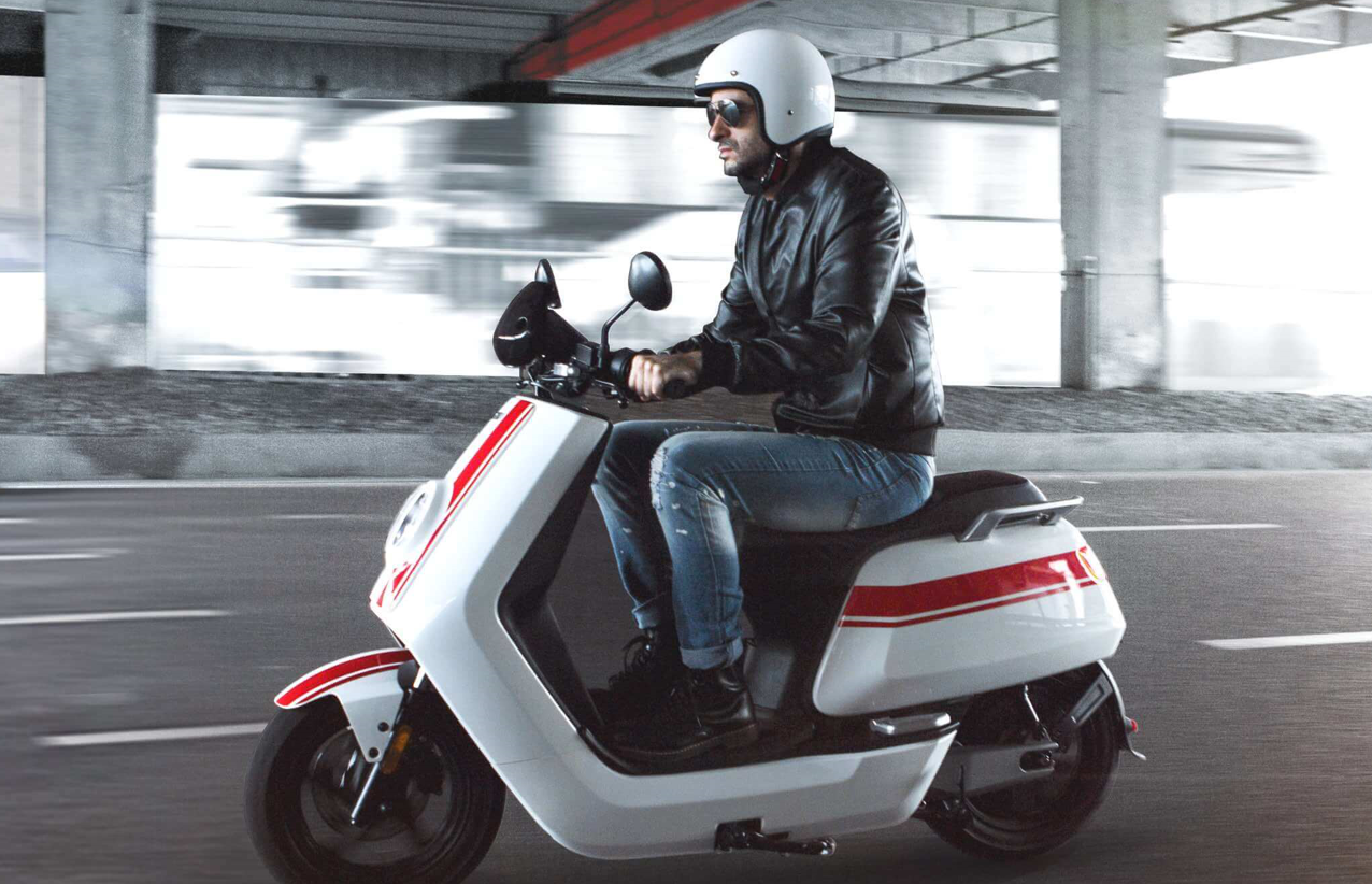 小牛电动俩款新车于卢浮宫发布!