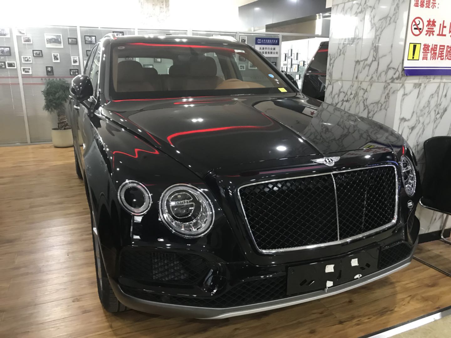 v6宾利添越128万(二手宾利报价50万左右)