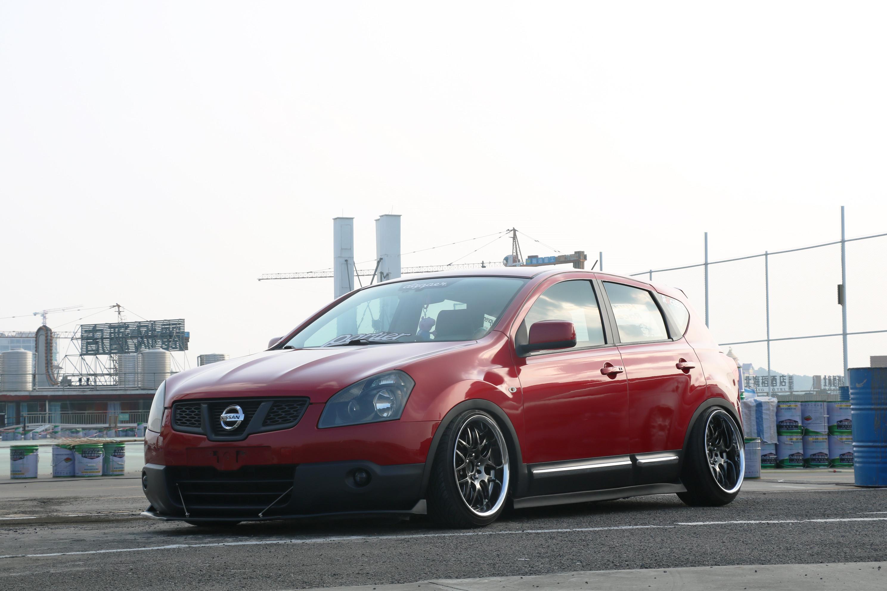 接手老妈的逍客改成低姿态,换了5套轮毂后终于找到理想状态!