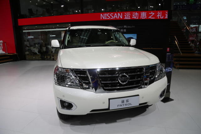 实拍日产途乐原装进口旗舰suv王者归来