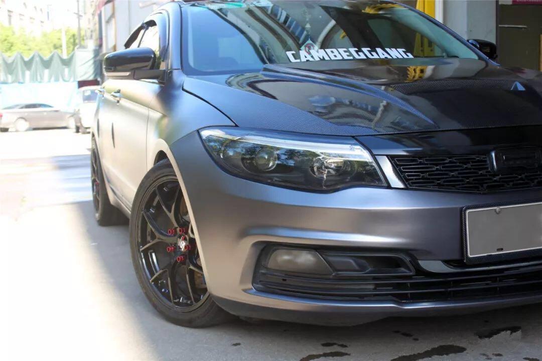 超级冷门的车型也有改装案例,这辆观致3有点竞技的感觉!