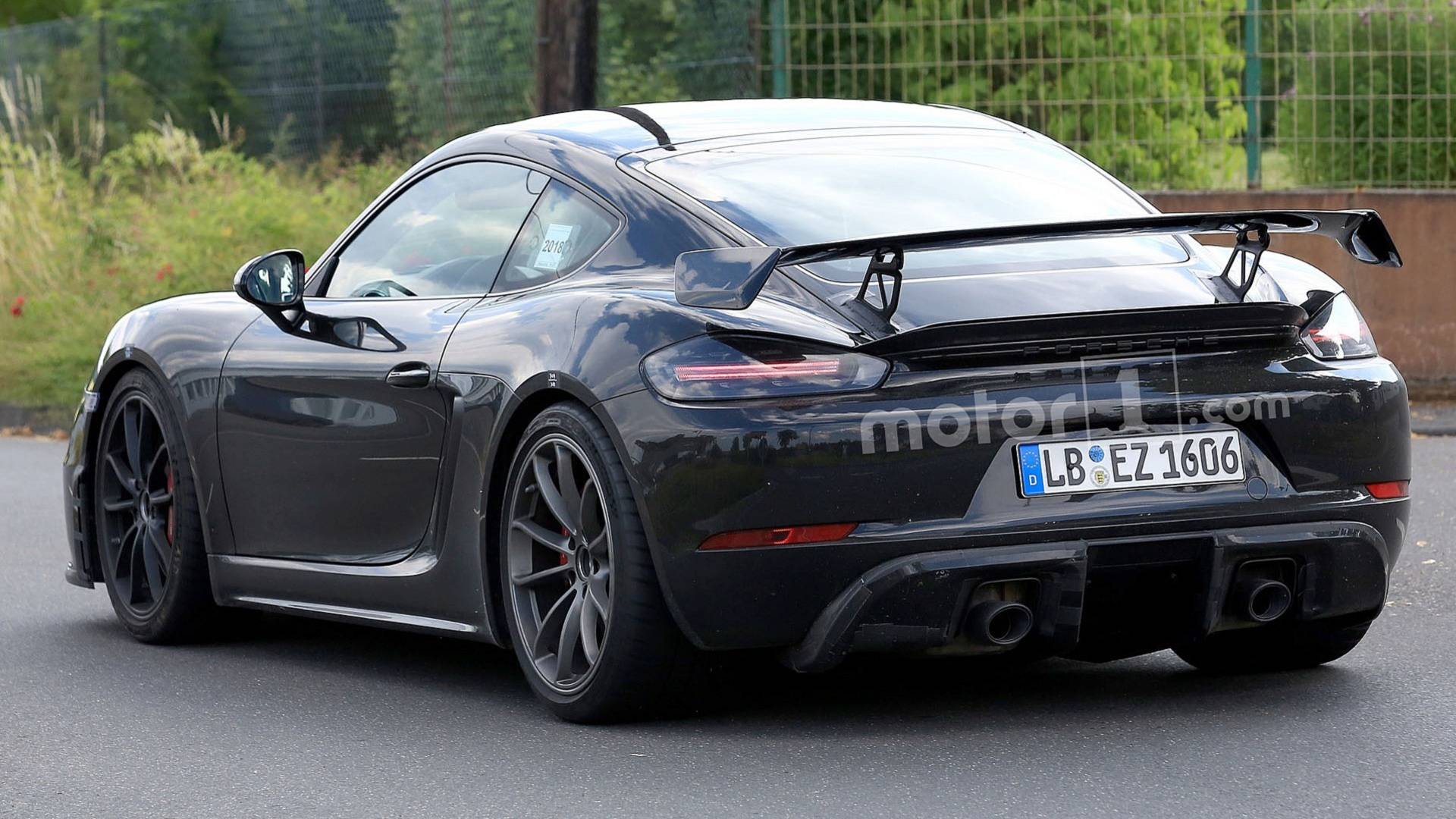 保时捷718caymangt4赛道路试