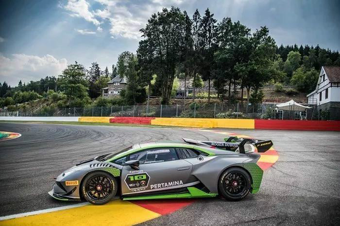 [芒果(长沙)国际车展]兰博基尼huracan为赛道而生!