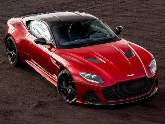 阿斯顿马丁dbssuperleggera很狂