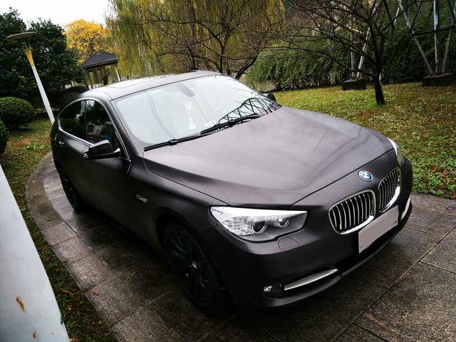 宝马5系gt全车改色贴膜艾利拉丝黑效果图