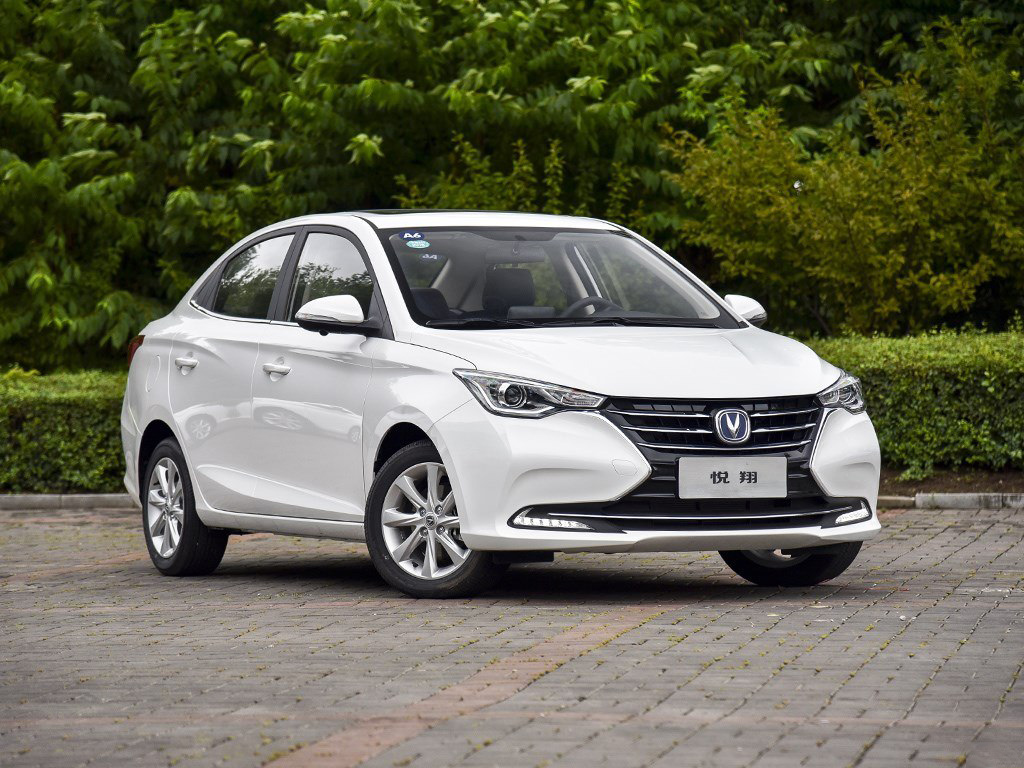 要啥自行车啊五万块的全新长安悦翔来一辆