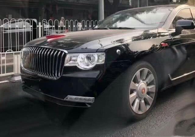 实拍红旗l3上路黑色车身十分端庄气场远超宝马奔驰