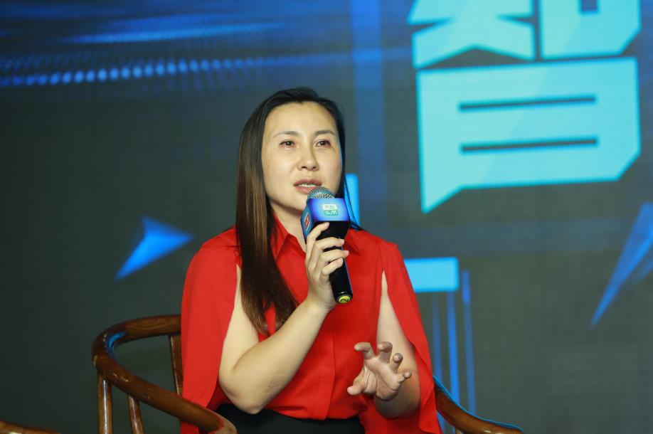 华晨汽车集团控股有限公司中华汽车销售公司副总经理 景瑶