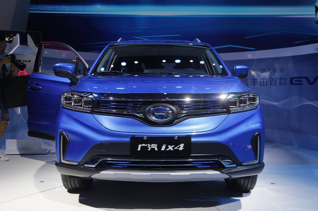 抢先实拍成都车展广汽丰田ix4
