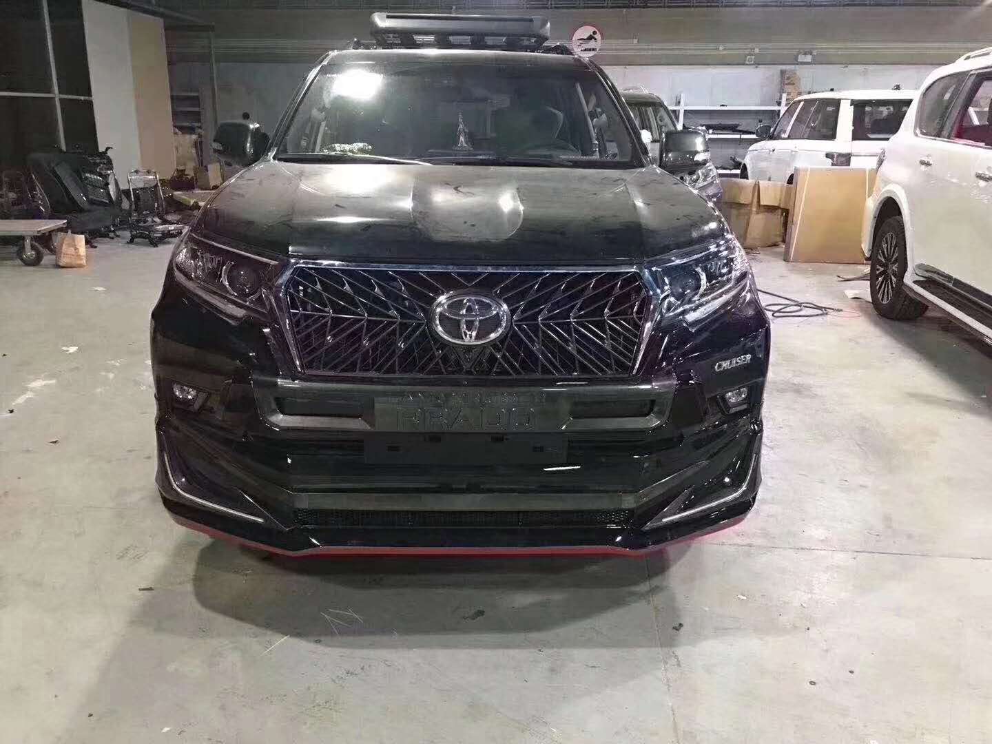 霸道改装全新款包围通体熏黑变黑武士