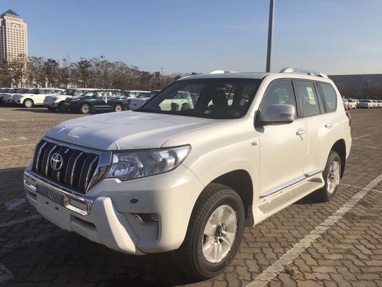 平行进口2018款丰田霸道400豪华气势硬派十足