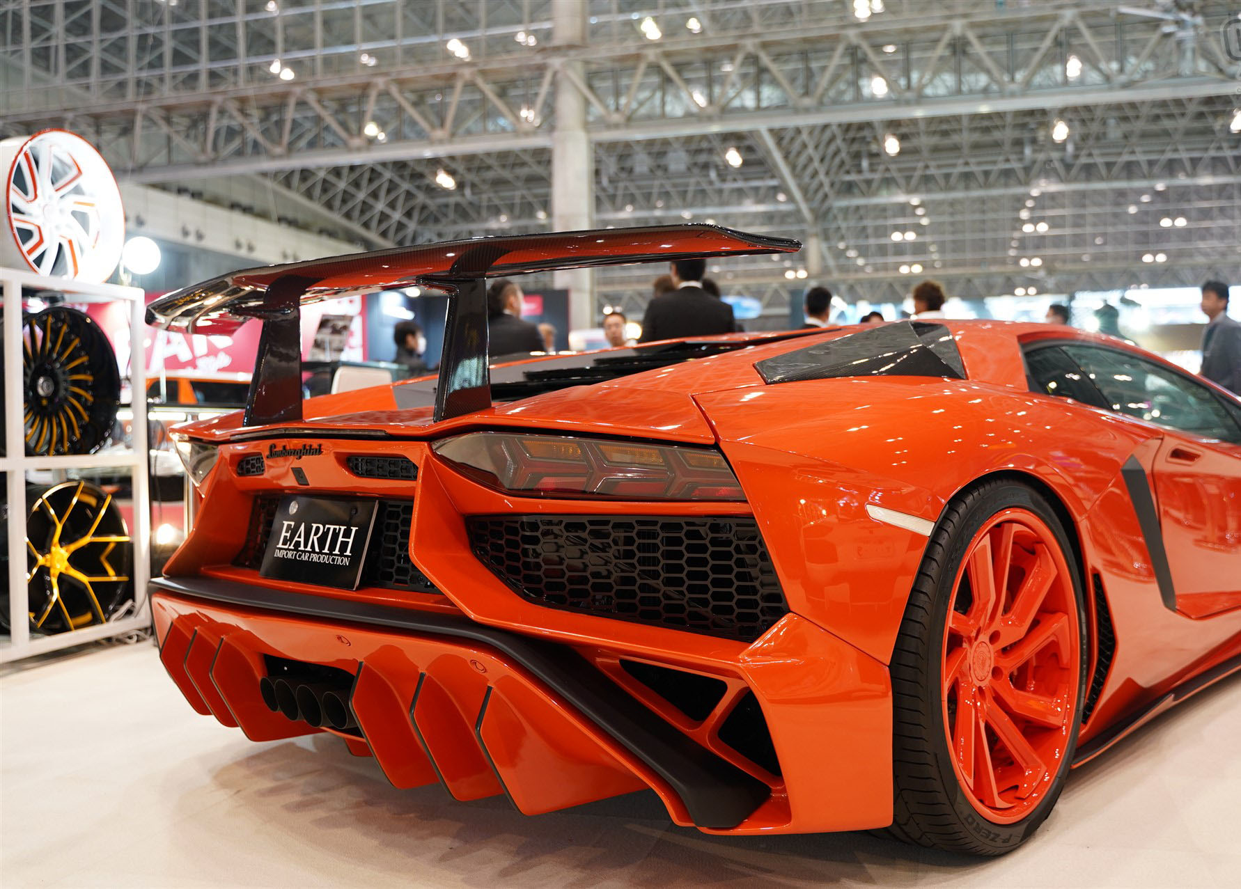 烈焰橙兰博基尼aventador