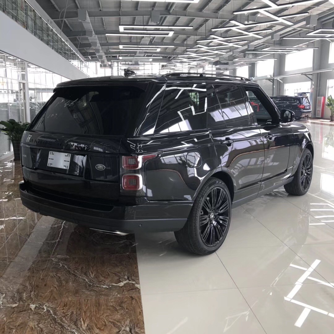 19款路虎揽胜行政30美规版整车外观简约时尚硬朗大气