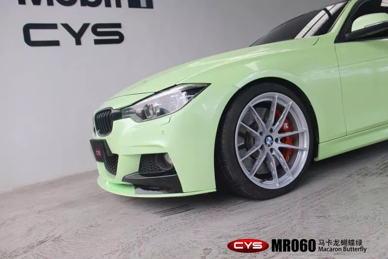 宝马320i马卡龙蝴蝶绿车身改色贴膜