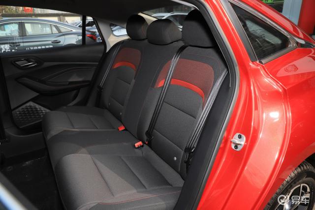 名爵5空间_后排_配置