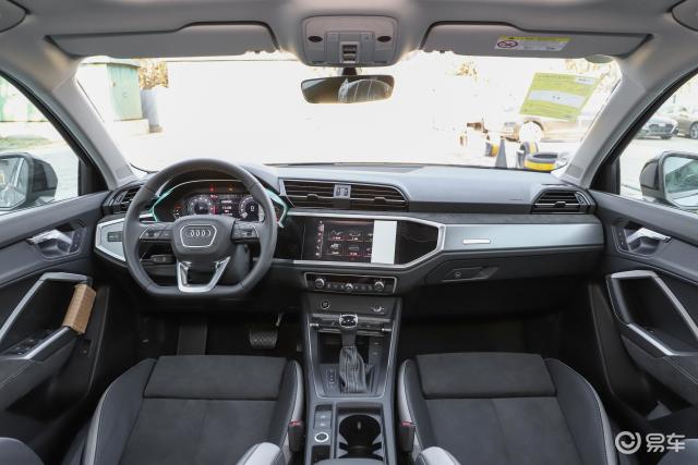 内饰上,奥迪q3轿跑采用的是奥迪最新的虚拟座舱设计,三辐式多功能方向